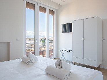 dfc83f46-62ab-4856-9f74-13947d6ca6af